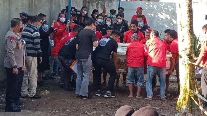 Kesaksian Anwar, Penggali Makam Yang Lihat Wajah Jenazah Brigadir Joshua Masih Utuh