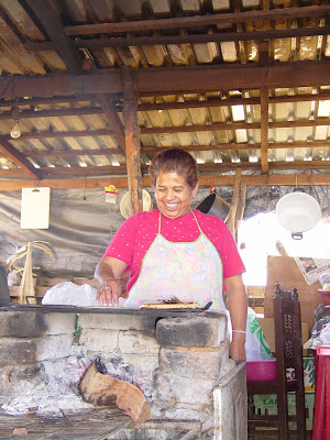  desayunar un buen café acompañado de quesadillas o burritos de machaca 