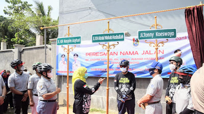 Resmikan Nama Jalan di Lingkar Tuban, Gubernur Khofifah: Konektivitas Jalan Lingkar Tuban Beri Kemudahan Mobilitas Masyarakat dan Percepat Implementasi Perpres No. 80/2019