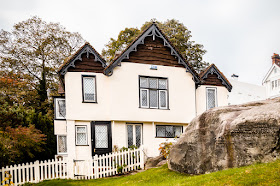 Belleville Cottage - Photography by John Pickup