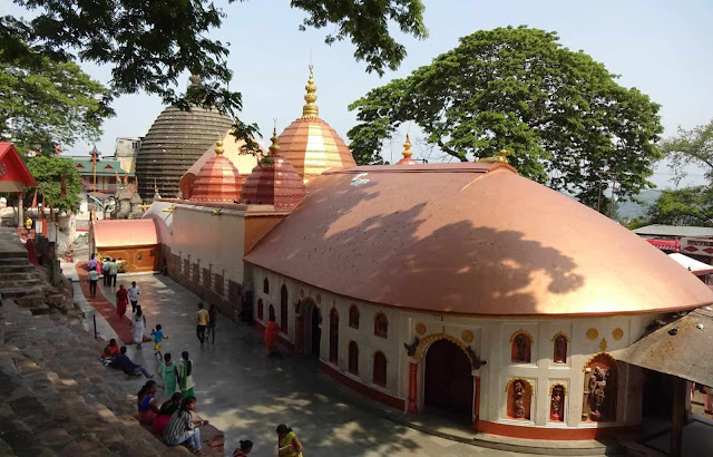 कामाख्या मंदिर - सबसे प्राचीन शक्तिपीठ - यहाँ होती है योनि की पूजा, लगता है तांत्रिकों और अघोरियों का मेला    |     Kamakhya Temple – the oldest Shaktipeeth – Yoni is worshiped here, a fair of Tantriks and Aghoris takes place in hindi