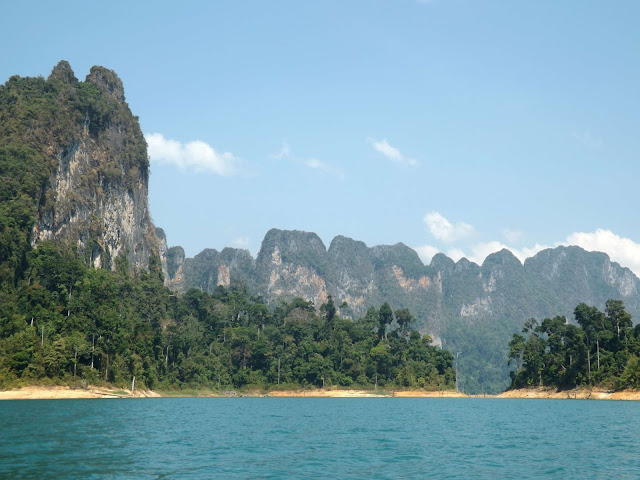 http://les-reveries-d-isisya.blogspot.com/2015/10/thailande-jour-13-15-khao-sok.html