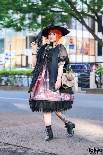 gothic lolita in a cute witchy coordinate