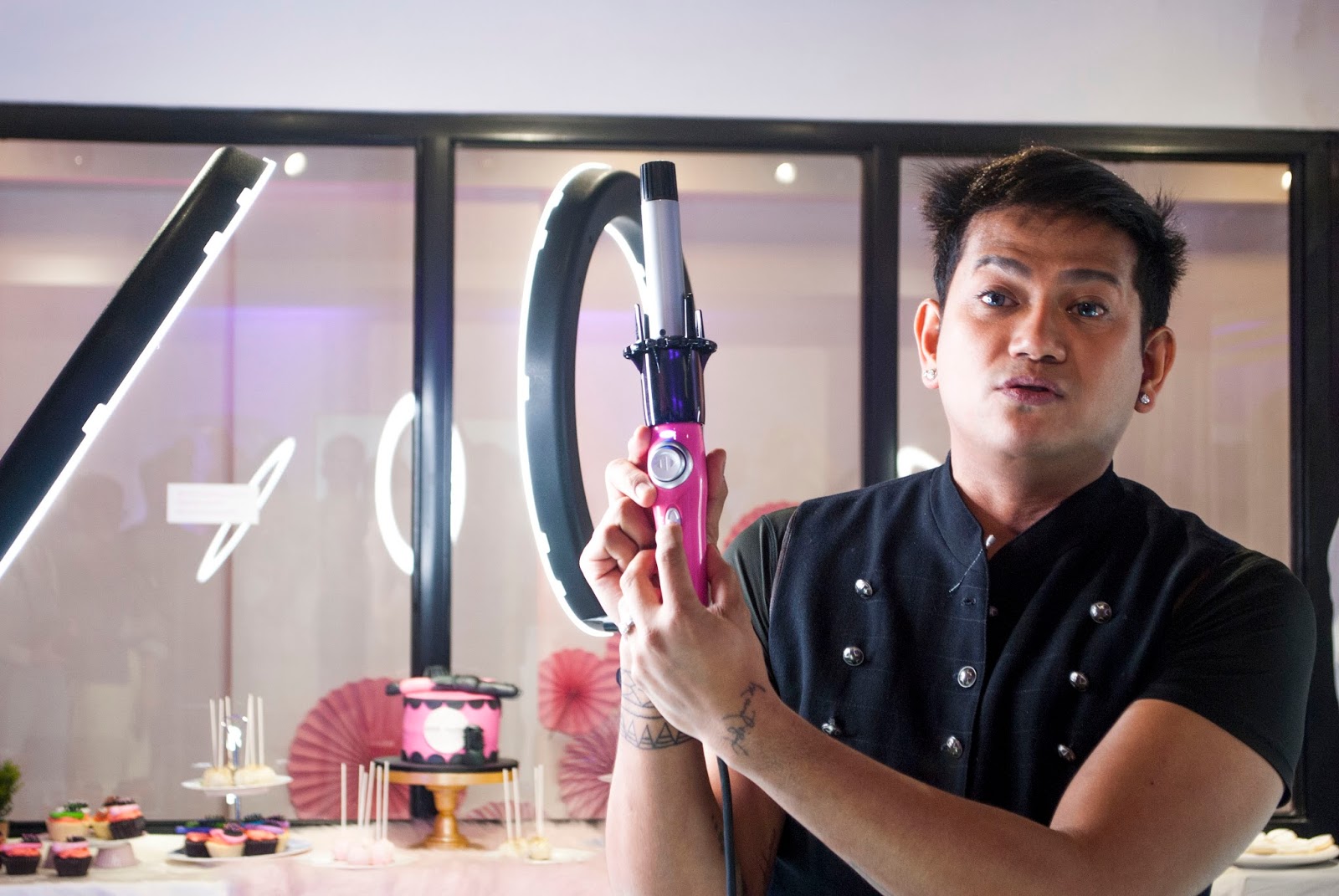 Insta Wave Automatic Curler And Wet Brush Designs Are Available At