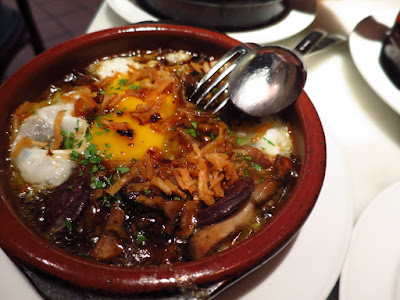 La Tapería, fried eggs blood sausage