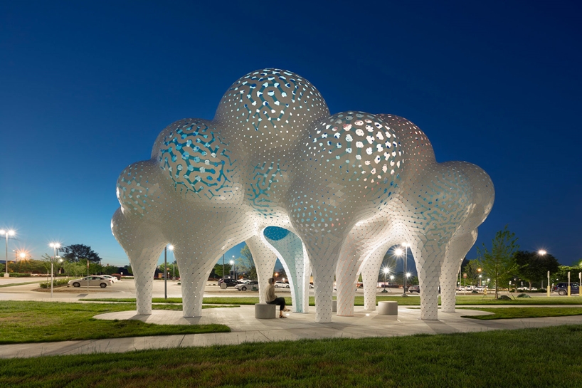 Formas de nube forman los pilares de los sueños de THEVERYMANY