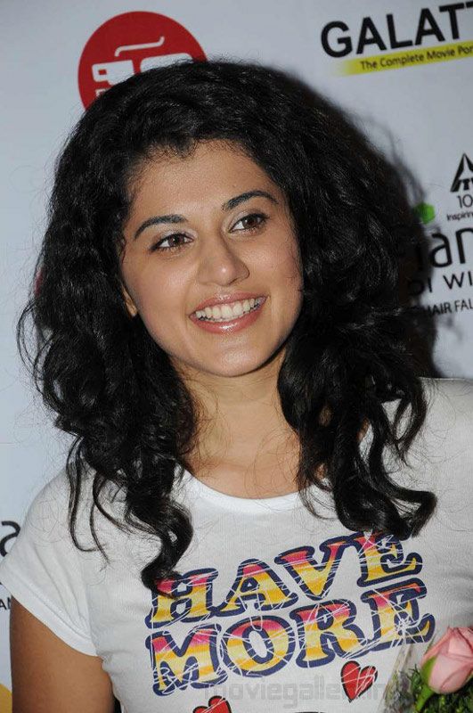 Tapsee In Aadukalam. Aadukalam Heroine Tapasee At