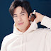 เจมส์มาร์  "นั่งแท่นพรีเซ็นเตอร์เซรั่มขวดดัง Advanced Night Repair จาก Estee Lauder (เอสเต ลอเดอร์) ประเทศไทย"