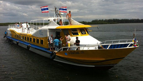 Family Travel Blog : Langkawi to Koh Lipe: Ferry or Speedboat?