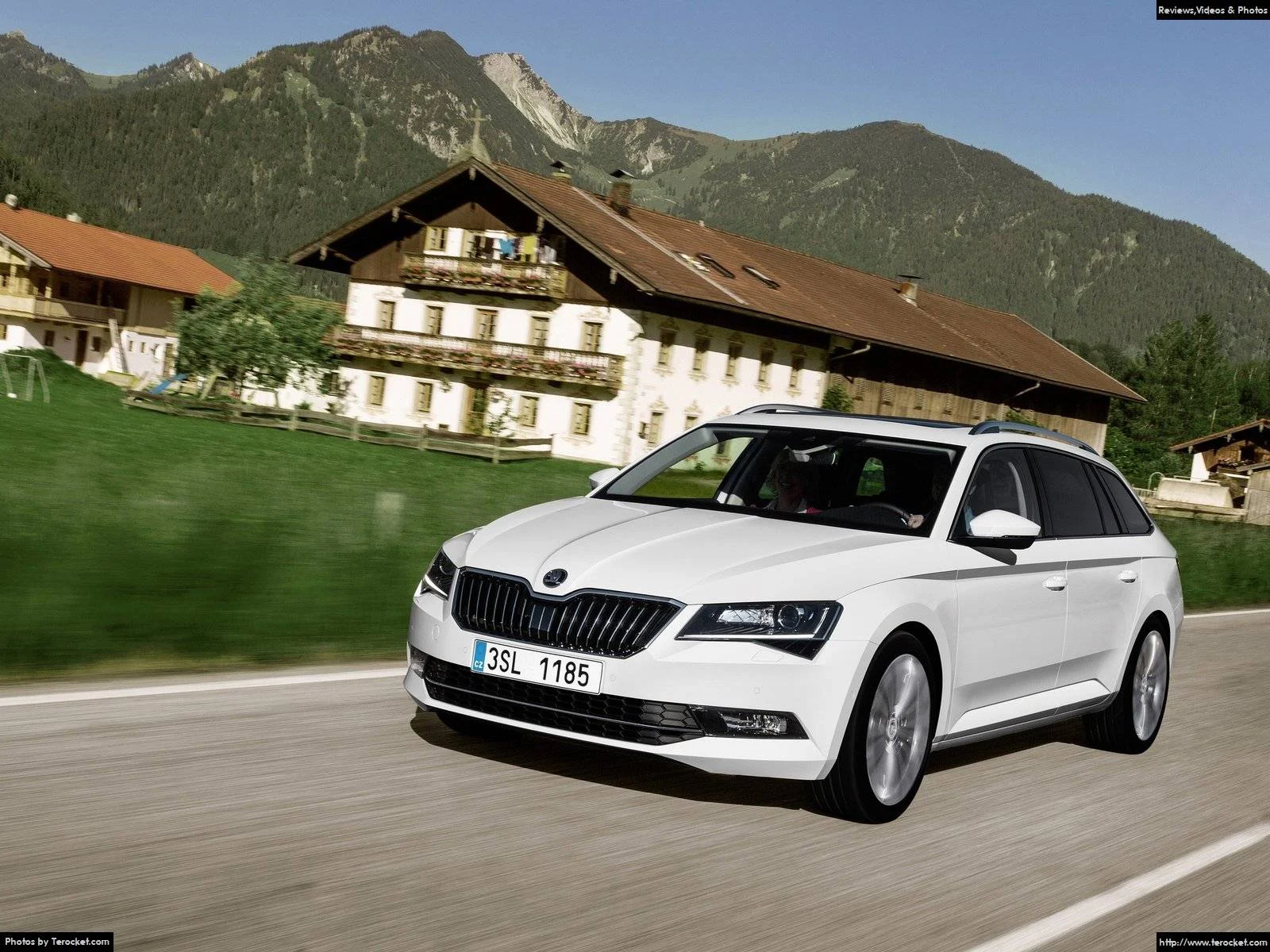 Hình ảnh xe ô tô Skoda Superb Combi 2016 & nội ngoại thất