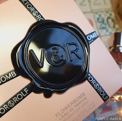 Parfum Notino FlowerBomb •• Viktor & Rolf