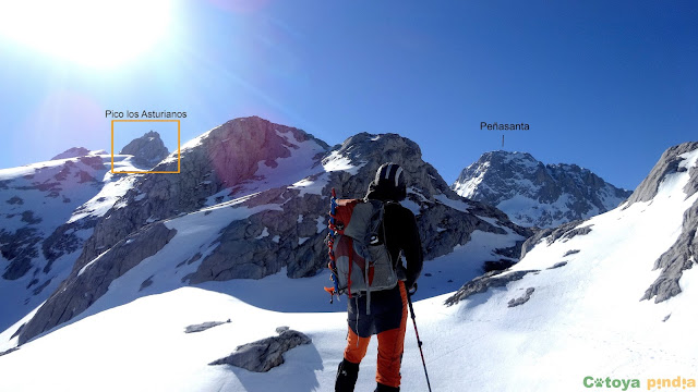 Ruta circular al Pico de Los Asturianos, Canal Parda y Traviesos en el Macizo del Cornión de Picos de Europa, regresando por Reseco