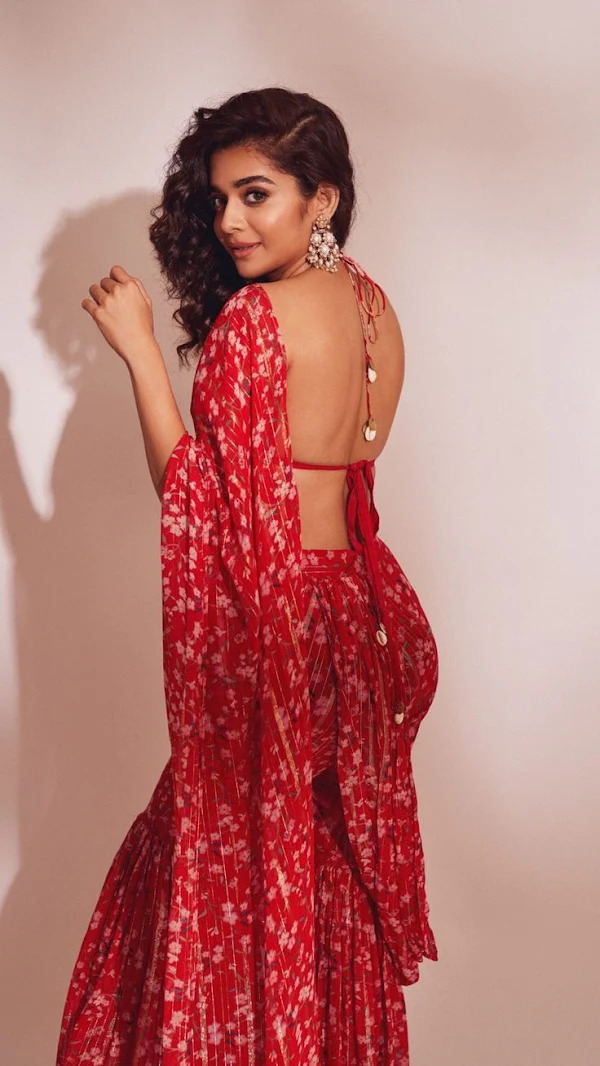 mithila palkar backless red saree hot actress