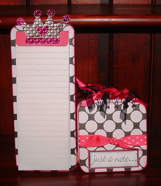 Up for grabs is a Black White Hot Pink Crown Magnetic Shopping List and 