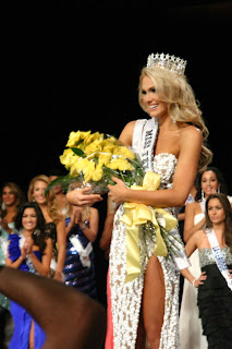 Miss USA 2012 With Beautiful Nails 