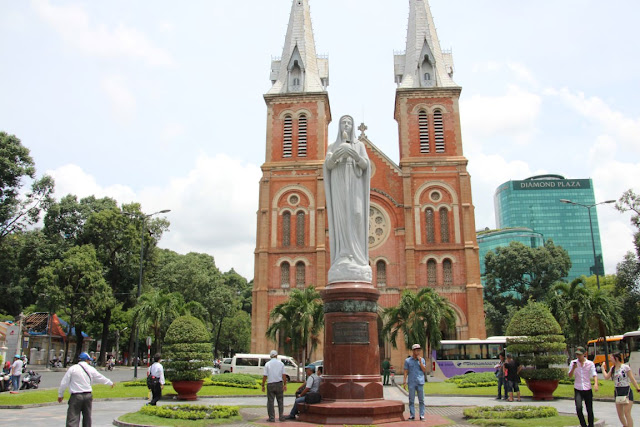  Kathedrale „Notre Dame“ in Saigon (C) JUREBU