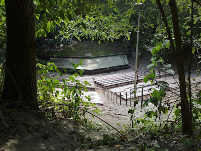 open-air theatre, garden, 