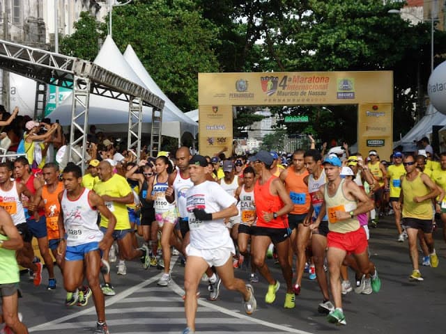 Foto da Largada da 4º Maratona Internacional Maurício de Nassau - 2013