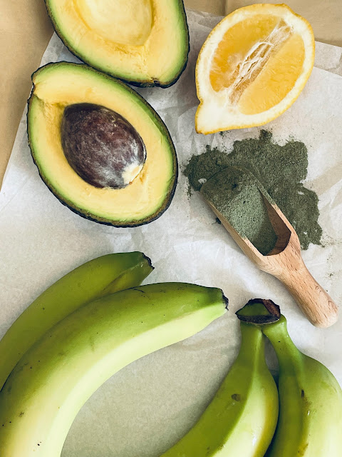 Green banana smoothie ingredients