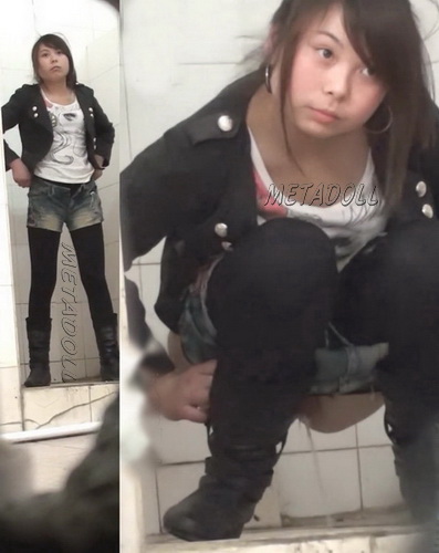 ShareVoyeur 605-653 (Asian girls pee in university toilet)