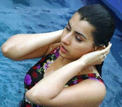 Archana Bath Style in Bollywood Industry