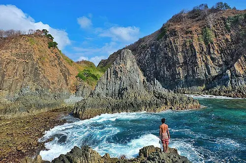 Pantai Semeti Lombok : Wisata Pantai Mawi Ala Planet Krypton