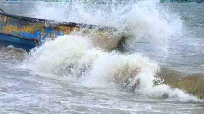 High waves and sea surge likely in Kerala coast till tomorrow night; issues warning, Thiruvananthapuram, News, Warning, District Collector, Fishermen, Kerala