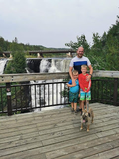 Family at Kakabeka Falls