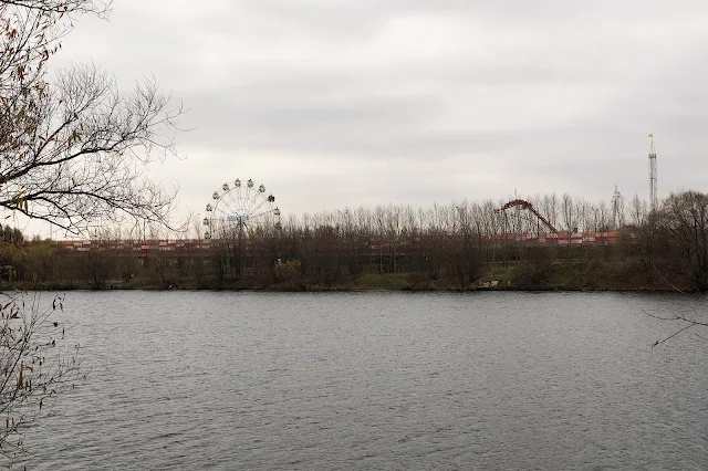 Серебряный бор, Москва-река, вид на Крылатское, парк аттракционов Skazka