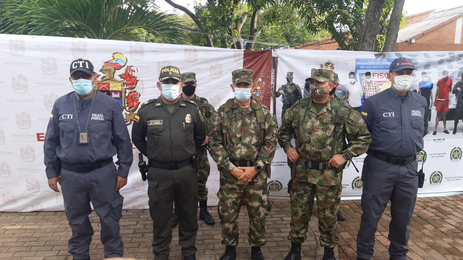 https://www.notasrosas.com/Ejército y Policía Nacional capturan y notifican en el Cesar,  a 11 integrantes del Grupo Delincuencial  'Los Pachenca'