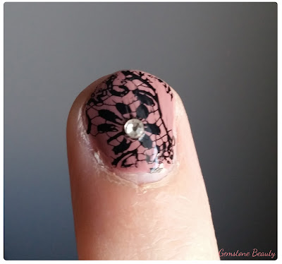 nude lace nail art