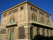 Next to the Sant Joan Hospital in Reus we saw this house called Gasull House . (catalunya reus modernisme casa gasull)