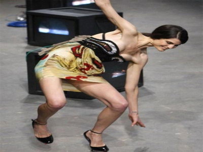 Caida de modelos en desfile de modas | Videos  youtube