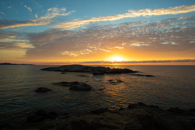 Alba sulla spiaggia di Santa Giusta