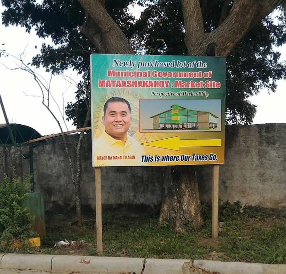 Project billboard in Mataas na Kahoy, Batangas draws laughs from netizens