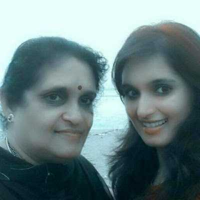 Kavya Shastry  with her Mother 