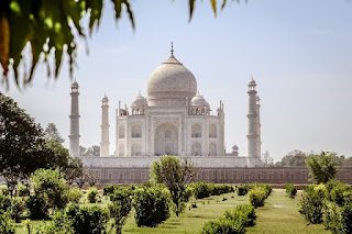 30 Taj Mahal Status Quotes For Students