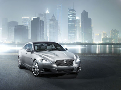 2010 Jaguar XJ Front View