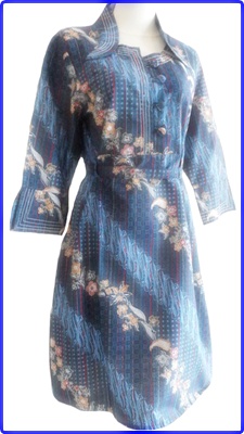 Model baju batik wanita modern warna biru