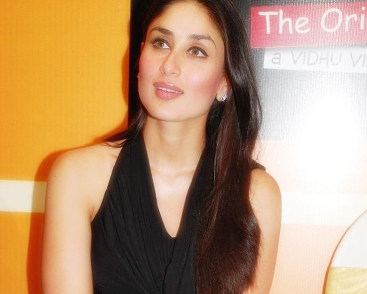 Kareena Kapoor latest stills, Kareena Kapoor unveils latest sony vaio series laptop photos