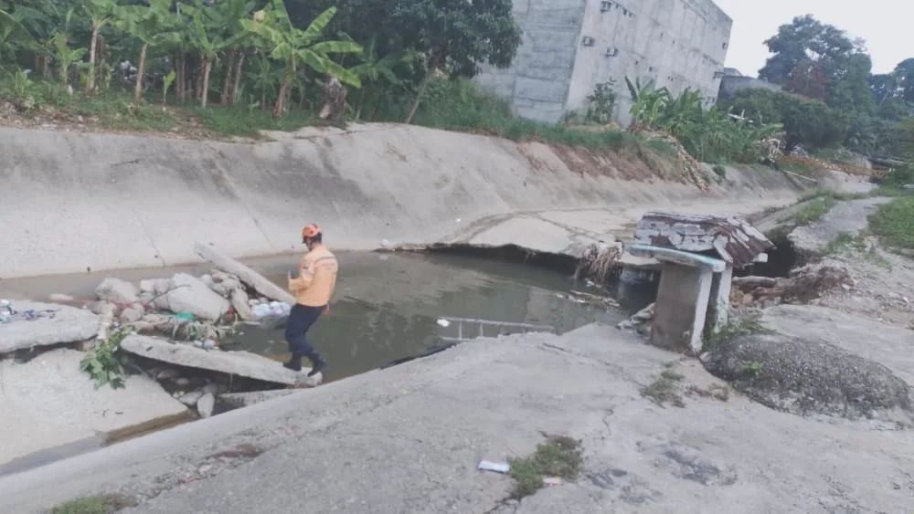 Funcionarios de PC El Vigía inspeccionaron tramos dañados del Caño Bubuquí