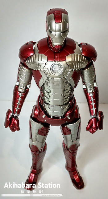 S.H.Figuarts Iron Man Mk V + Hall of Armor - Tamashii Nations