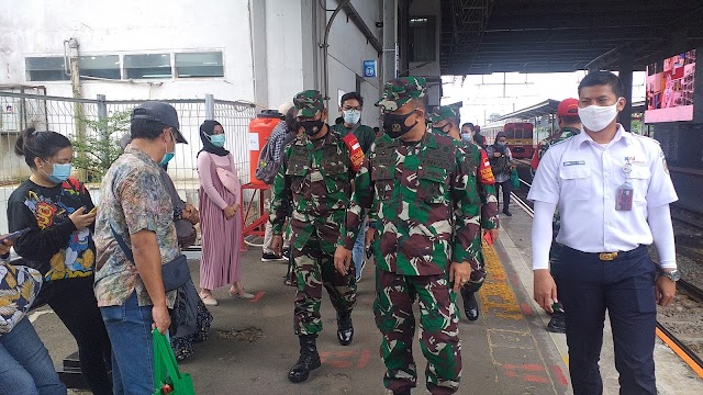 Staf Ahli Kodam Jaya Cek Protokol Kesehatan Covid-19 di Stasiun Depok