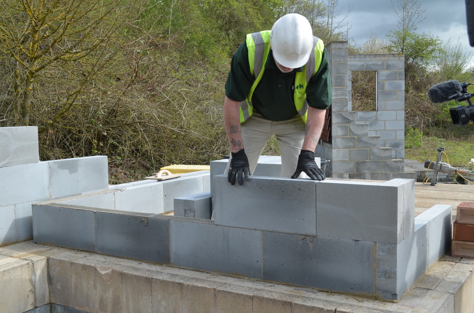 Using the thermal benefits of aircrete to build separating walls - by ...