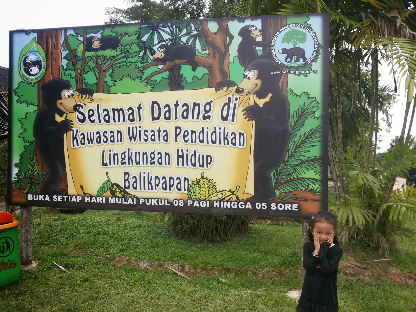 Kawasan Wisata Pendidikan Lingkungan Hidup KWPLH buka setiap hari mulai pukul 08 pagi hingga 05 sore tidak ada pemungutan biaya untuk masuk ke dalam