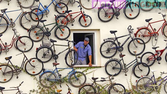 Menggantung Sepeda Di Dinding
