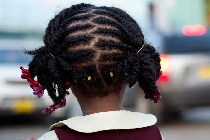 girl pulling off braids twitter video viral – girl gets her braids ripped