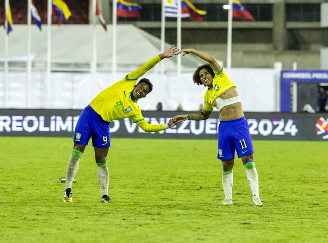 Autor do gol da vitória contra a Venezuela, Biro recebe elogios de Ramon: "histórico fantástico na Seleção"