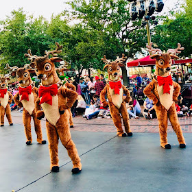 Disneyland Holidays, Christmas, holiday season, Disneyland, top Disneyland holiday ideas, Disneyland Christmas Fantasy Parade