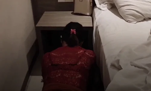 Beda Versi Waktu Pembuatan Video Wanita Kebaya Merah di Surabaya